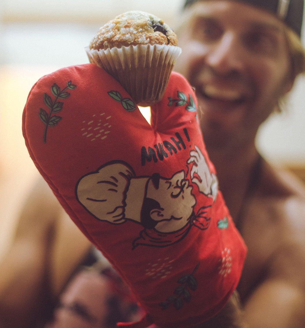 Chef's Kiss Oven Mitt
